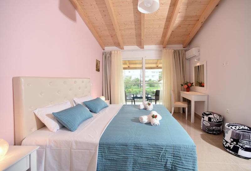 Palapart Gikas Suites And Studios Γουβιά Εξωτερικό φωτογραφία