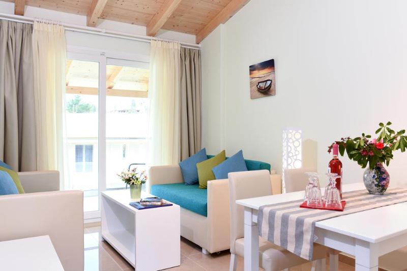 Palapart Gikas Suites And Studios Γουβιά Εξωτερικό φωτογραφία