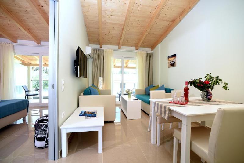 Palapart Gikas Suites And Studios Γουβιά Εξωτερικό φωτογραφία