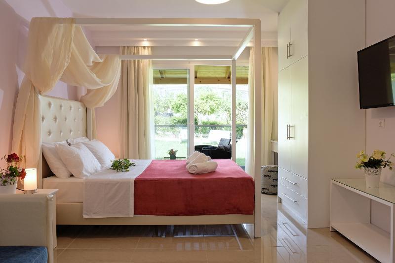 Palapart Gikas Suites And Studios Γουβιά Εξωτερικό φωτογραφία