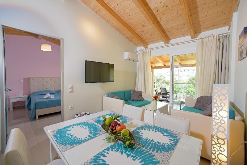 Palapart Gikas Suites And Studios Γουβιά Εξωτερικό φωτογραφία